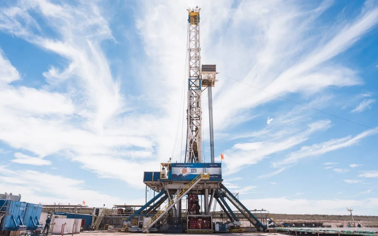 YPF incorpora a Eni y XRG para avanzar en el desarrollo del proyecto Argentina LNG