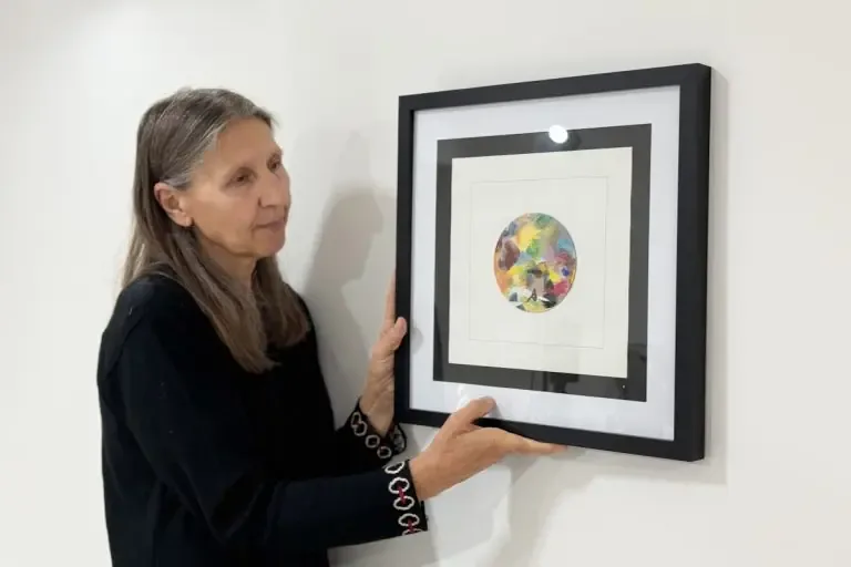 Adriana Más ofrecerá taller gratuito de collage en el Museo de Arte Contemporáneo de Corrientes