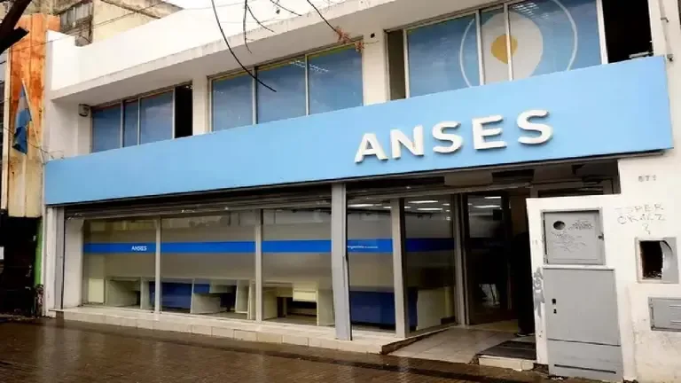 ANSES oficializó un aumento del 2,15% en jubilaciones, AUH y pensiones para julio