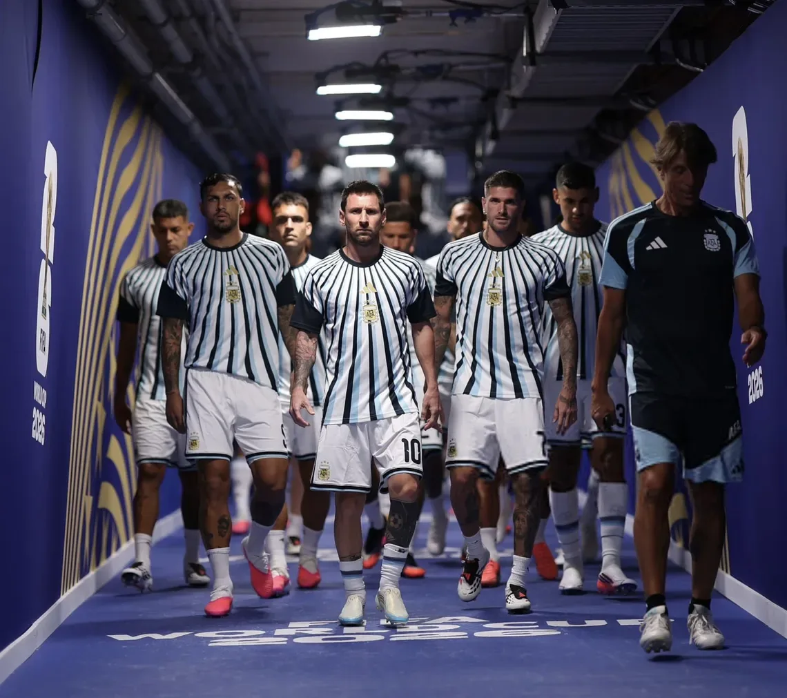 Argentina e Inglaterra se enfrentan por un lugar en la final del Mundial después de 24 años