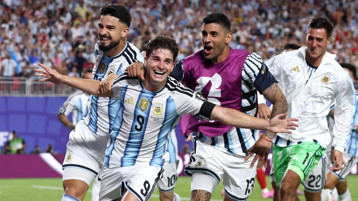 Argentina supera a Suiza con un gol decisivo de Julián Álvarez y avanza a semifinales del Mundial