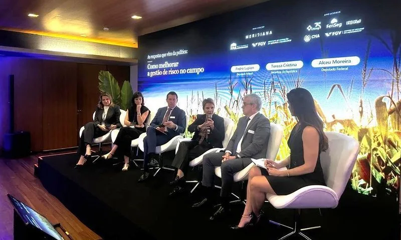 Autoridades y sector asegurador impulsan expansión del seguro rural en Brasil