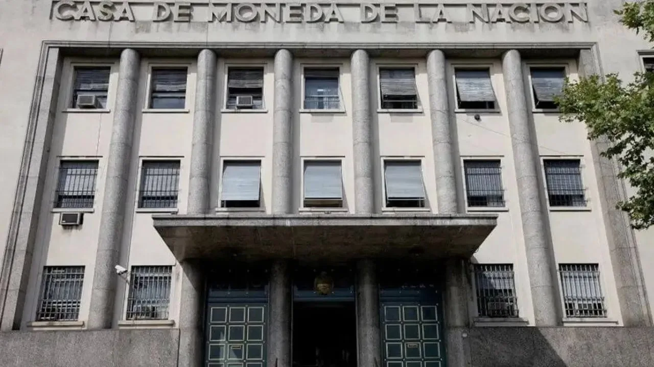 Banco Central licita billetes en el exterior y tensiona futuro de Casa de la Moneda
