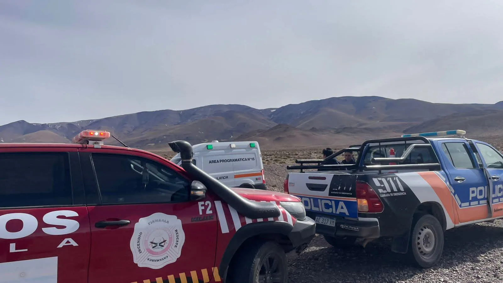 Baqueanos rescataron a turistas varados en la cordillera antes del operativo oficial
