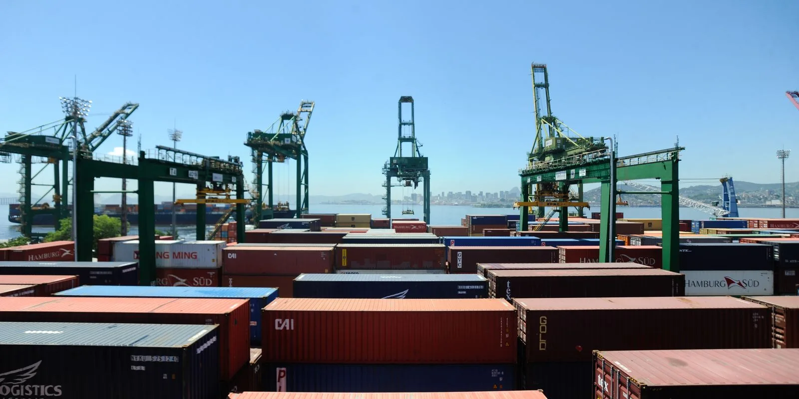 Brasil eleva su proyección de superávit comercial a 90.000 millones de dólares para 2026