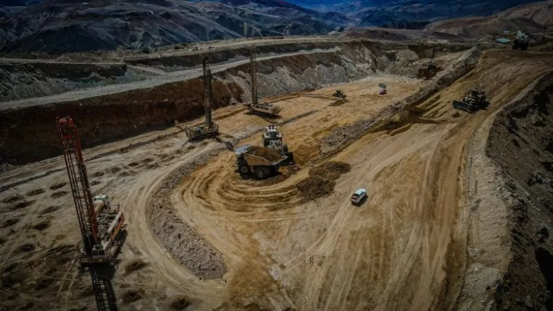 Cómo se decide la inversión de fondos mineros para obras en San Juan