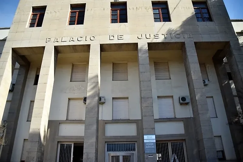 Confirman prisión preventiva de hombre acusado de abuso sexual contra su hija menor