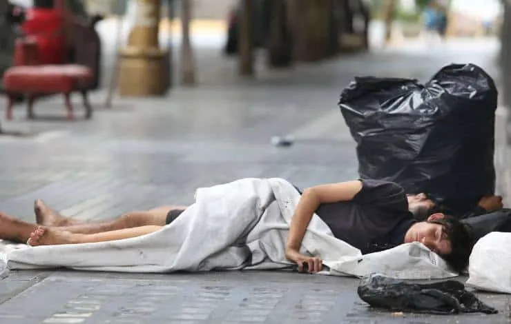 Dos realidades en Argentina: estabilidad financiera frente a crisis social y laboral