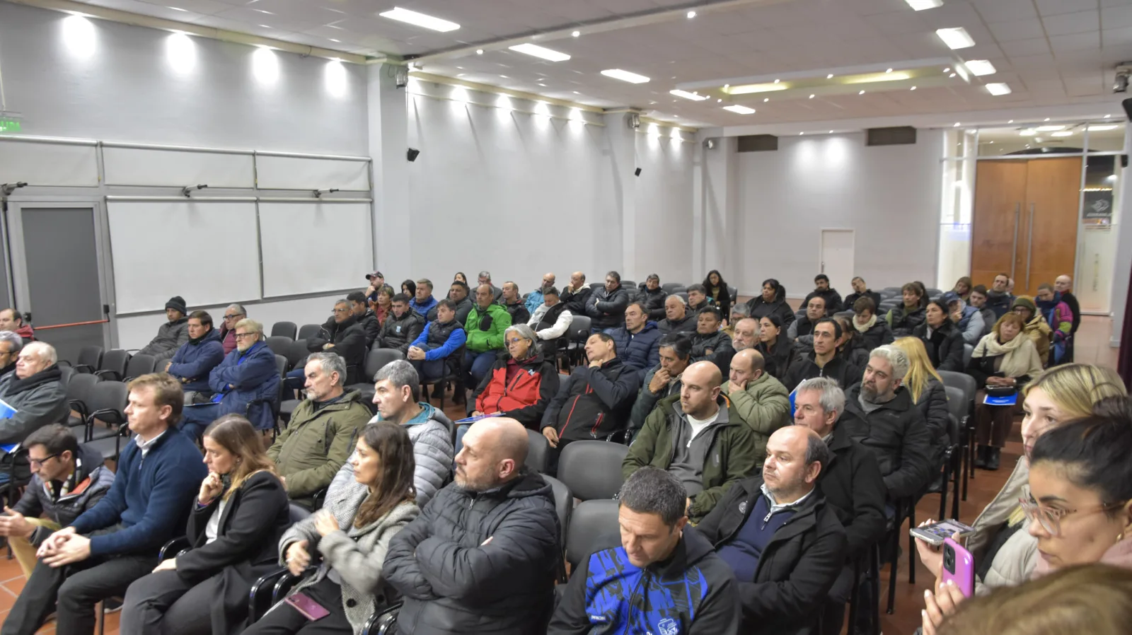 El programa “Clubes en marcha” amplía su apoyo a instituciones deportivas con nuevo equipamiento