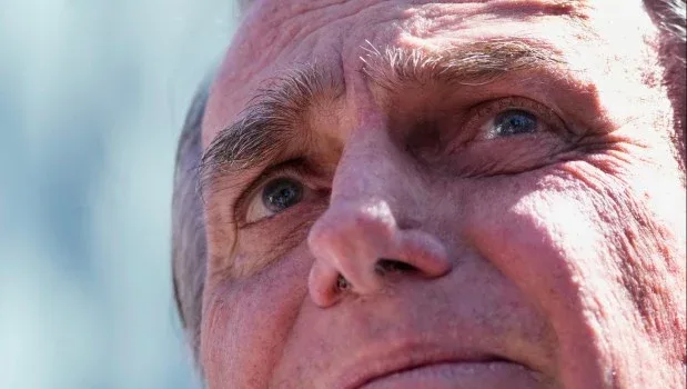 Extienden sin fecha la prisión domiciliaria de Bolsonaro tras revisión judicial