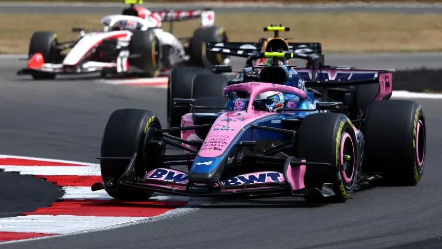 Franco Colapinto escaló hasta el noveno lugar en Silverstone y sumó puntos para Alpine