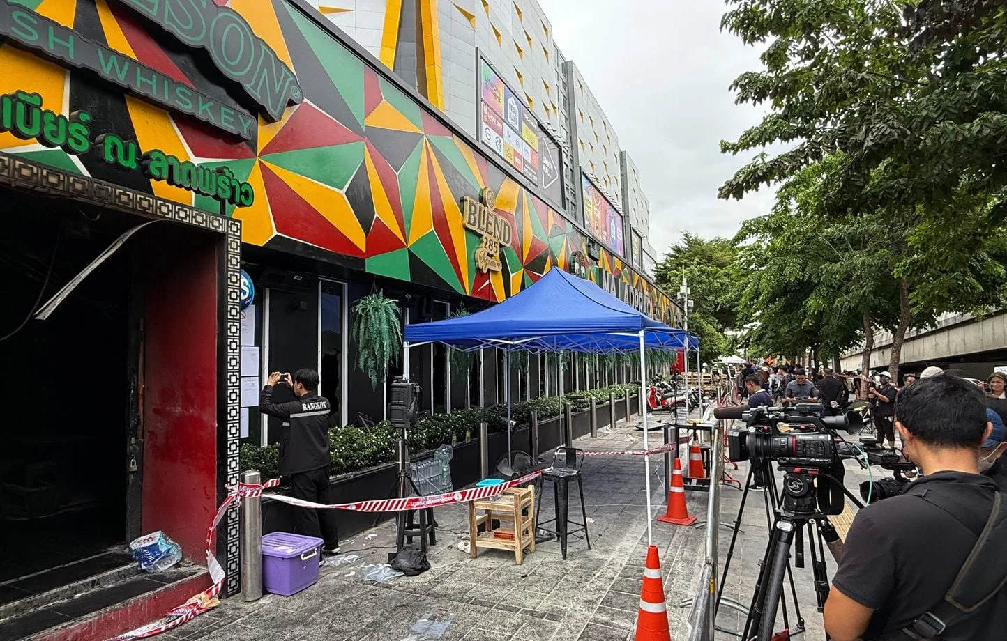 Incendio en bar de Bangkok deja al menos 27 muertos y decenas de heridos