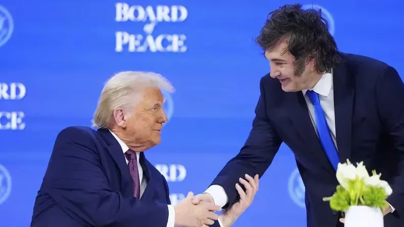 Javier Milei cancela su viaje a Estados Unidos para enfocarse en compromisos nacionales