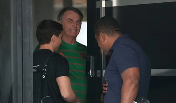 Juez brasileño extiende de forma indefinida el arresto domiciliario de Jair Bolsonaro