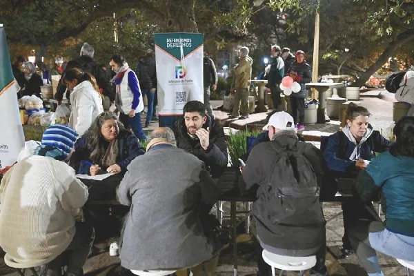 La Defensoría porteña inicia operativos nocturnos para asistir a personas en situación de calle