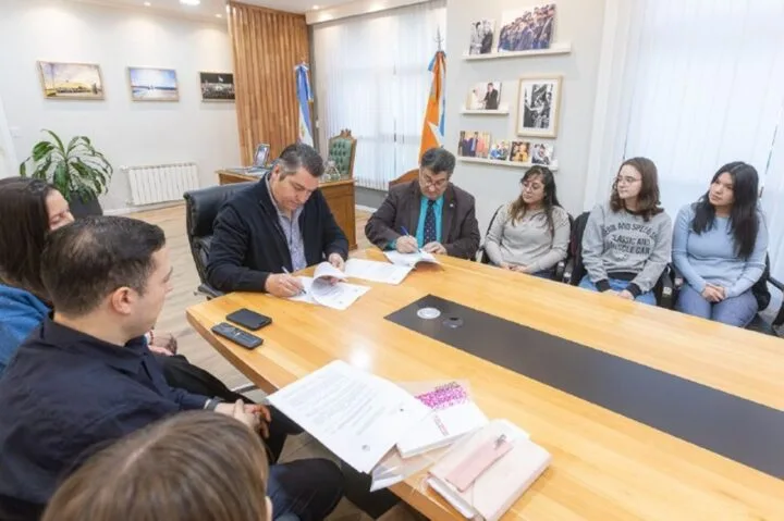 Municipio de Río Grande y UTN acuerdan prácticas para fortalecer la formación de ingenieros