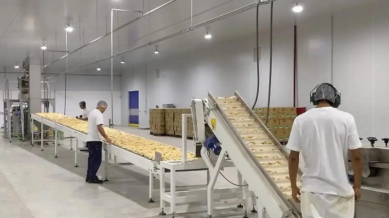 Recortes y tensión laboral en planta de cereales por caída en la producción