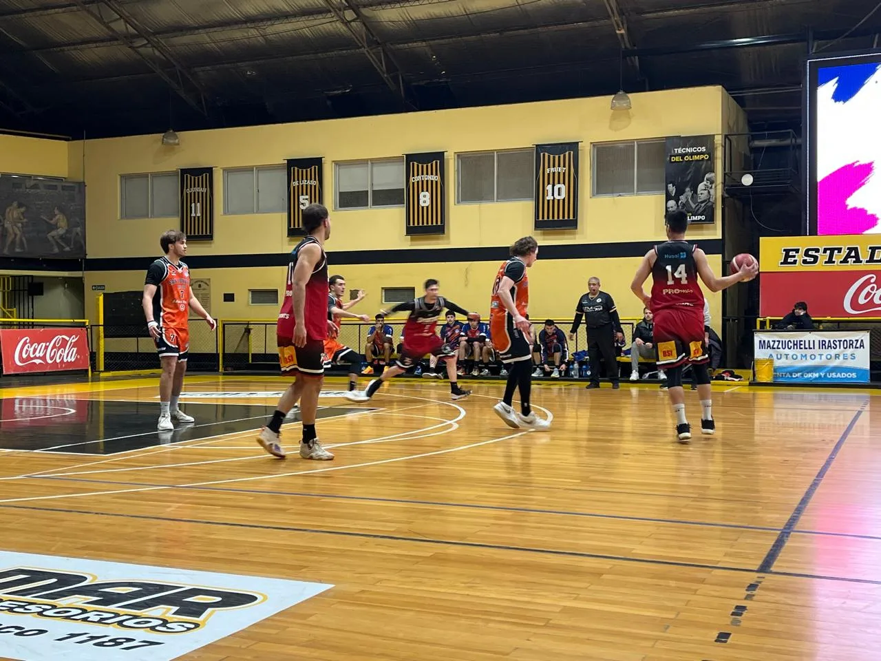 San Lorenzo del Sud se acerca a la final tras dominar a Sportivo en el tercer juego