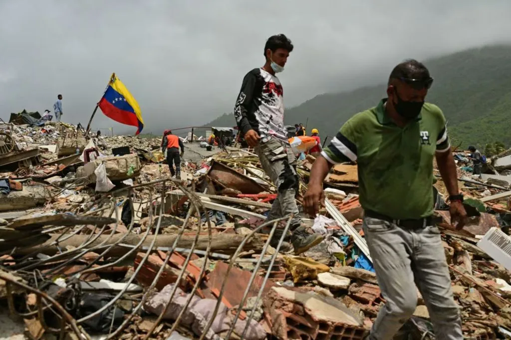 Venezuela confirma más de cuatro mil muertes tras el doble terremoto que dejó una crisis humanitaria