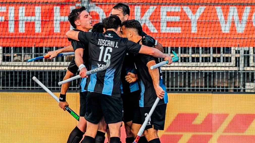 Los Leones vencieron a Inglaterra 3-1 y mantienen chances en la Copa Mundial de Hockey